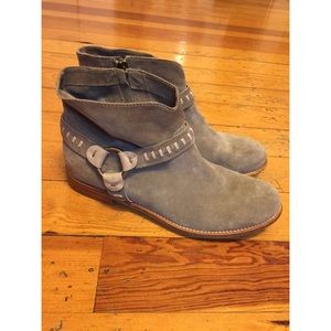 Alberto Fermani suede booties